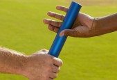 爱游戏体育-新秀十场得分超冠军，老鹰展翅挑战极限